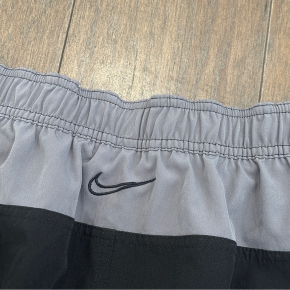 Nike Swim Trunks Men’s Size Large Black Grey Mesh Lined - Picture 4 of 6